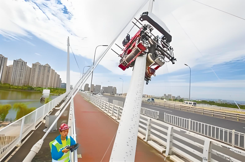 智能机器人助力桥梁斜拉索无损检测